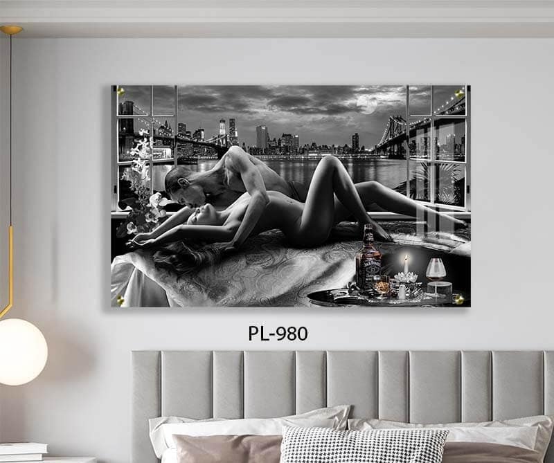 תמונה לחדר שינה מזכוכית של זוג בשחור לבן